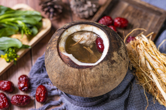 椰子黨參雞湯