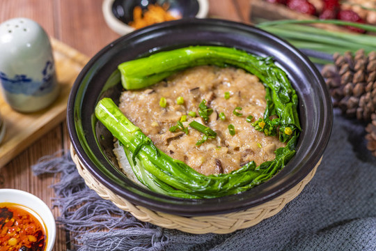 肉餅煲仔飯