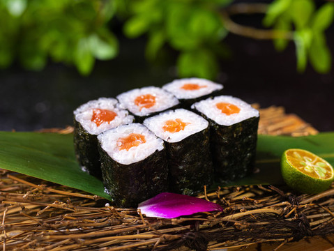 紫菜壽司飯團(tuán)