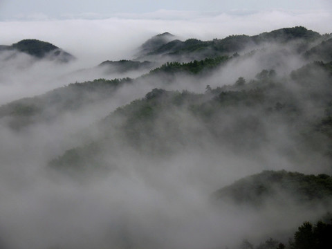 霧鎖青山