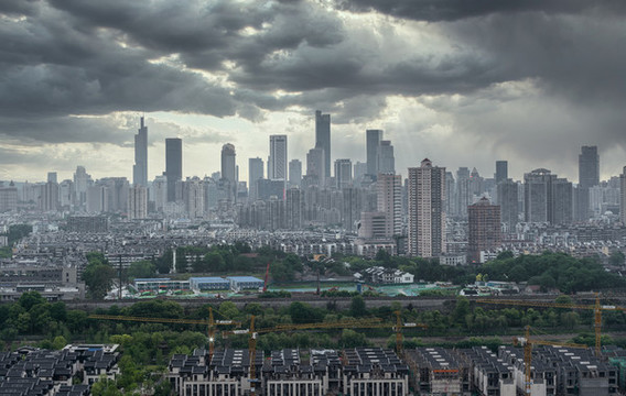 陰云下的南京城市建筑