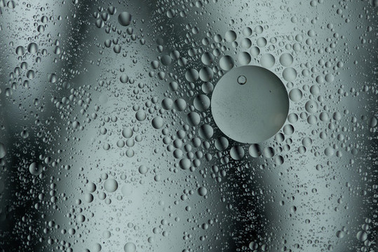 油與水