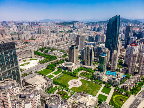 航拍青島現(xiàn)代建筑景觀