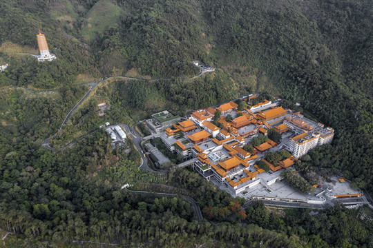 深圳弘法寺全景