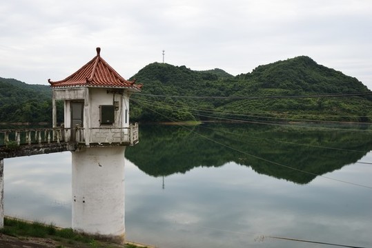 水庫倒影