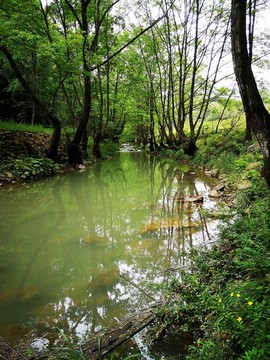 小河