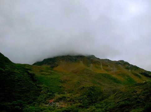 云與山