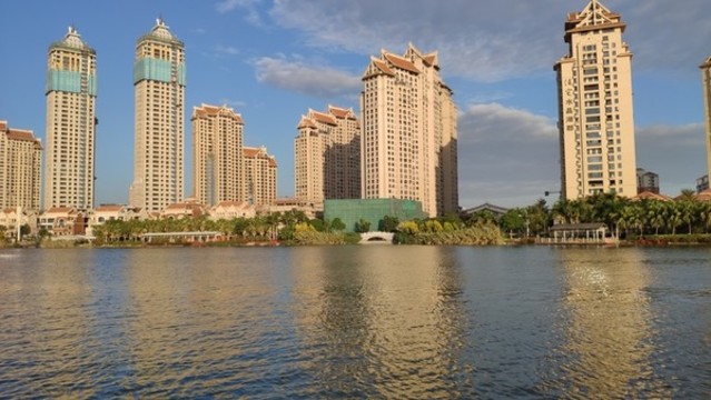 湖濱樓房