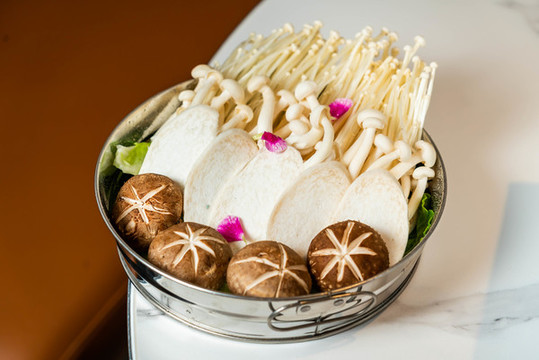 菇類(lèi)拼盤(pán)