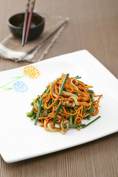 蟲(chóng)草花炒豬肉