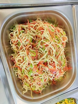 涼拌豆腐皮和豆腐絲和胡蘿卜絲