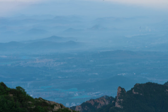 泰山群山水墨畫(huà)