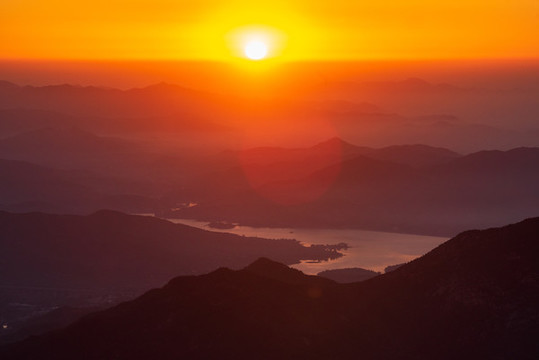 泰山日出朝霞