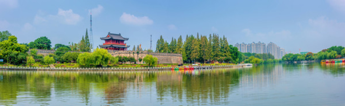 中國湖北荊州古城寅賓門全景