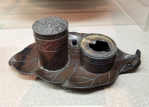 金屬擺件