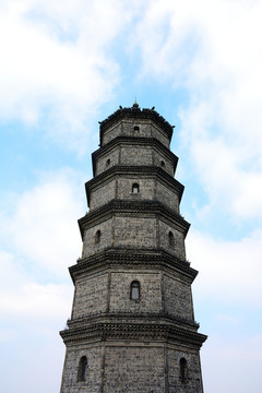 圌山報恩塔