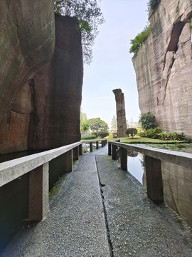 蓮花山山崖