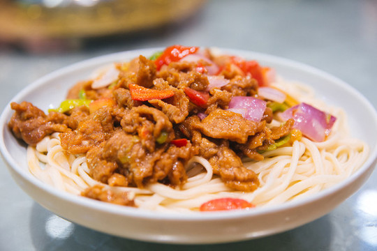 過油肉拌面
