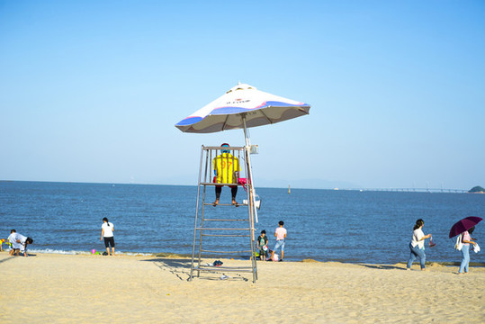 沙灘救生塔