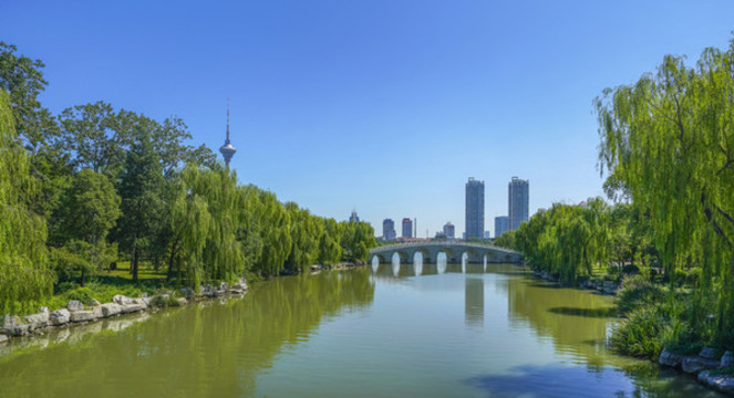 天津水上公園石拱橋大畫幅