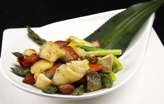蘆筍叉燒鱈魚粒