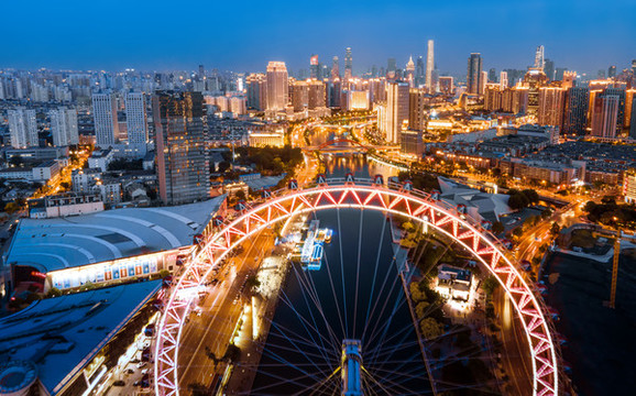 航拍天津海河沿岸現(xiàn)代建筑夜景
