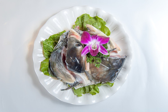 火鍋生魚頭白底圖