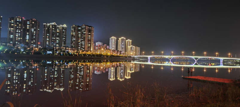 河畔夜景