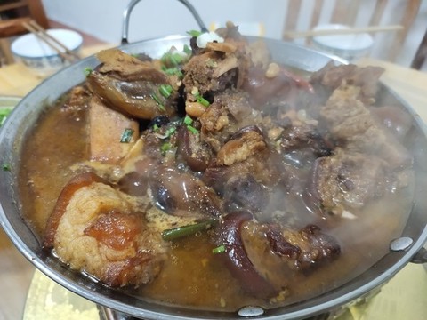 豬腳火鍋