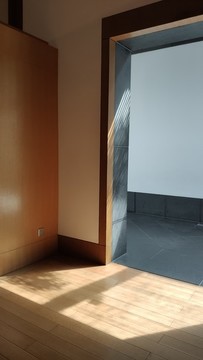 展廳門(mén)