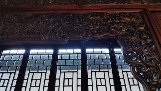 雕花木門(mén)