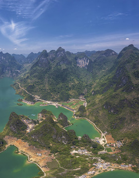 廣西凌云浩坤湖