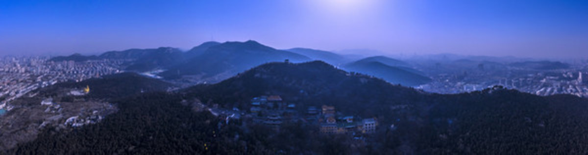寬幅濟南千佛山風(fēng)光