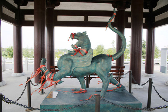 鐘馗文化園護(hù)塔亭動(dòng)物雕塑