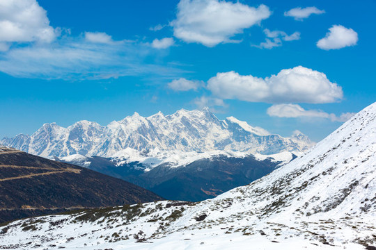 西藏南迦巴瓦峰雪山全景圖