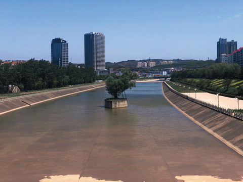 城市河流漂亮