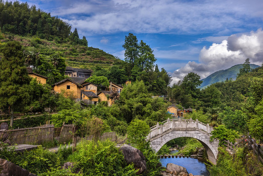 坑根石寨