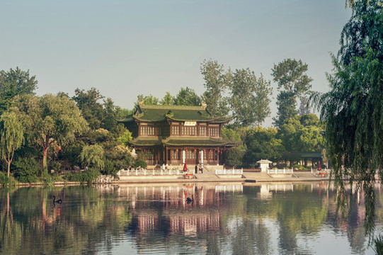 揚州熙春臺園景