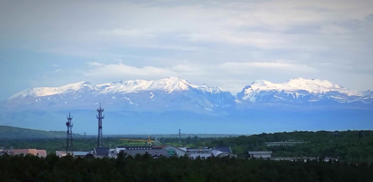 遠(yuǎn)眺長白山