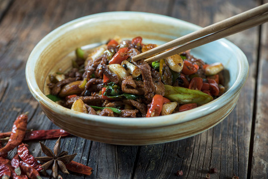 香菜小牛肉