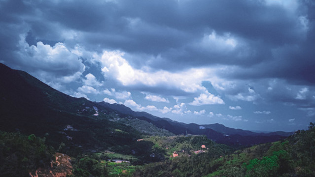 山區(qū)景色