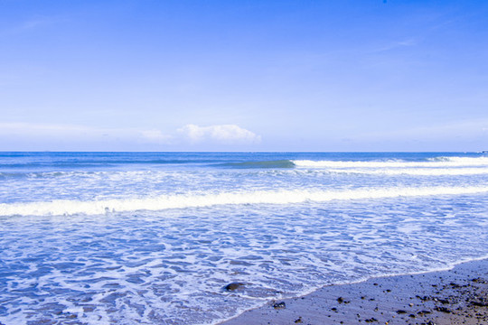海浪沙灘砂石