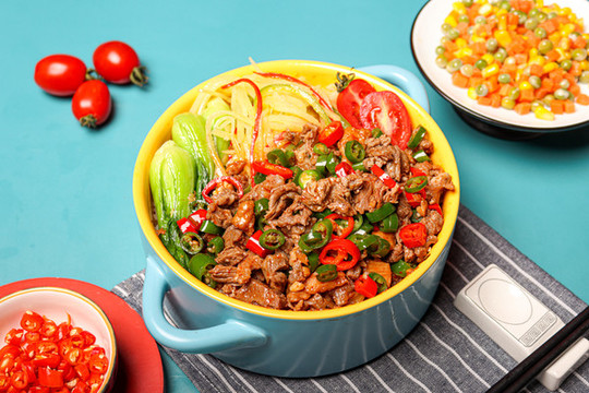 小炒牛肉蓋飯