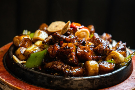 鐵板黑椒牛肉粒