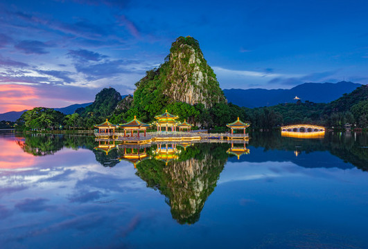 肇慶星湖風景區(qū)夜色
