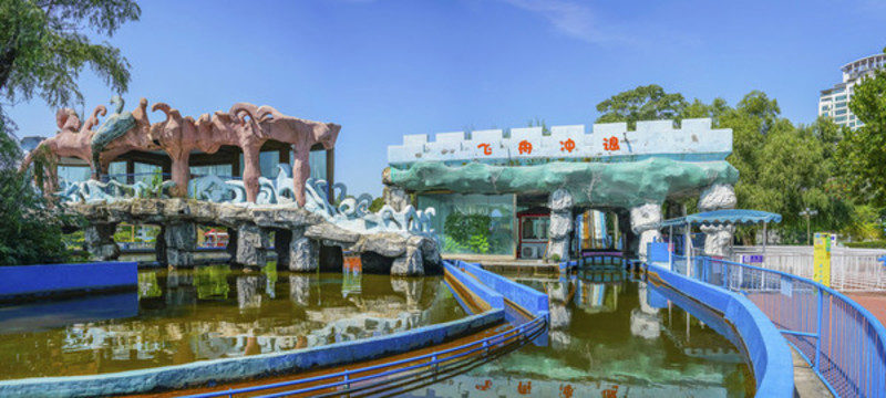 飛舟沖浪大畫幅