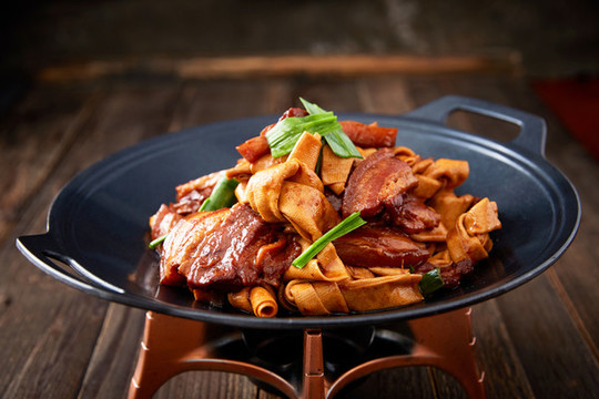 千張結(jié)紅燒肉
