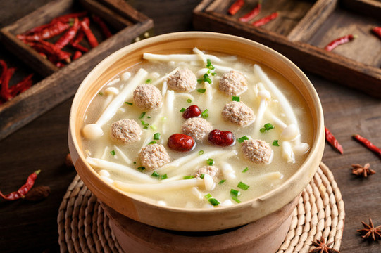 菌子肉丸湯