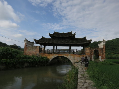 風(fēng)雨橋