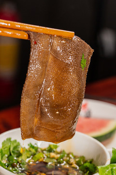 黑毛肚